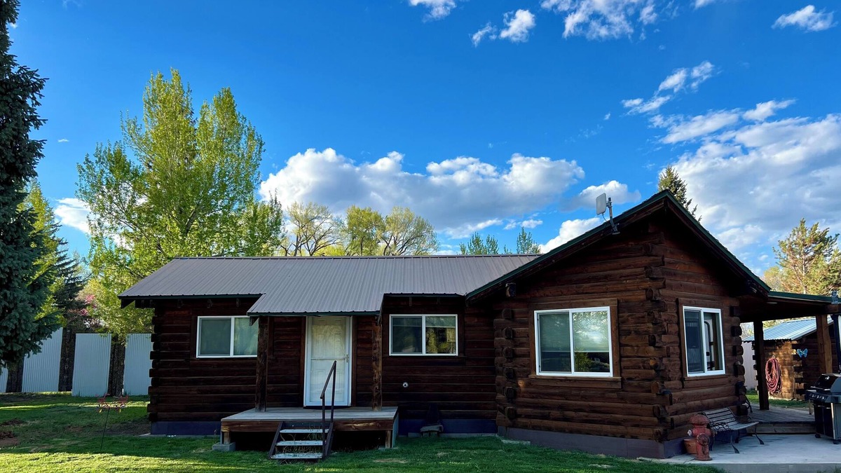 Del Norte Cabin | 1-bedroom cabin just a short walk to Rio Grande