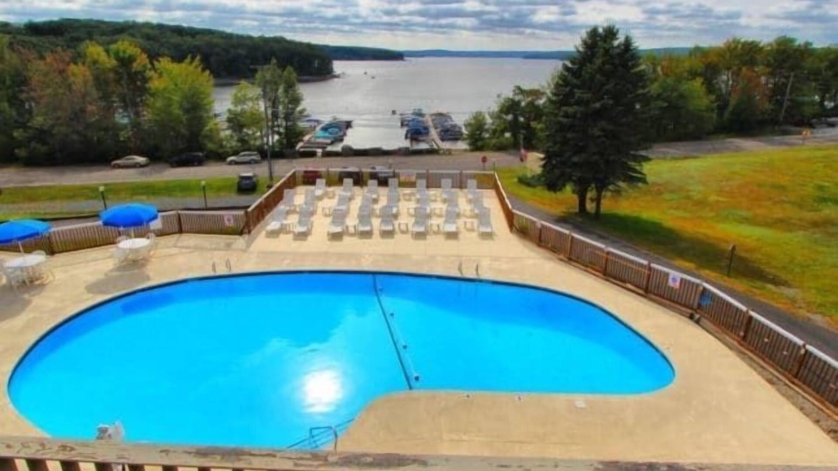 Hawley Condo | 1-Bedroom Condo near Lake Wallenpaupack