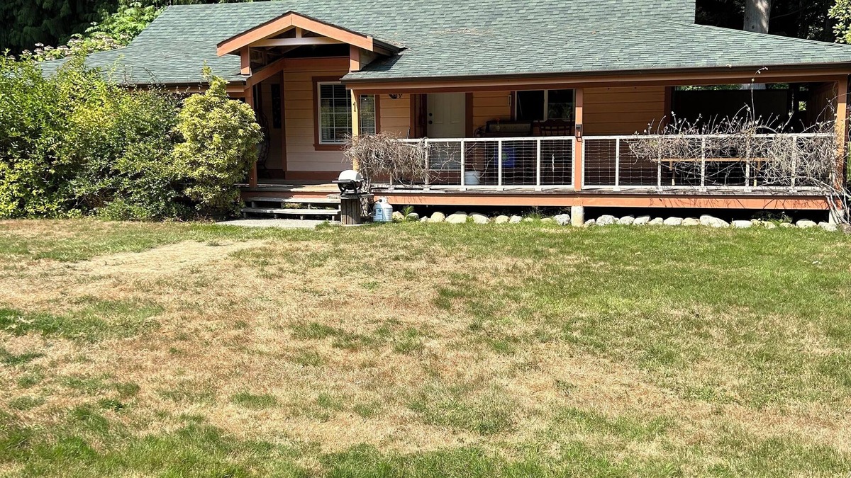 Lake Cowichan Cabin | 1 Bedroom Cottage on the Cowichan River