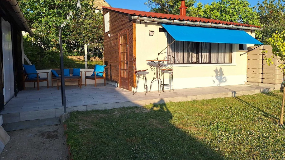 Nevers House | 1 bedroom cottage in Nevers