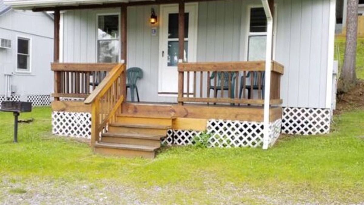 Cooperstown - Otsego Lake Cottage | 1 Bedroom cottage that sleeps 4 only 7 miles from Cooperstown on Otsego Lake