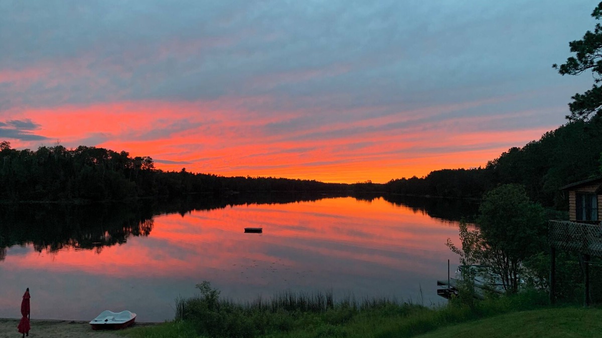 Itasca County Resort | 1 bedroom couple's cabin. Adorable screen porch looking out at Clear Lake.