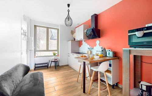Melrand Apartment | 1 Bedroom Cozy Apartment In Melrand