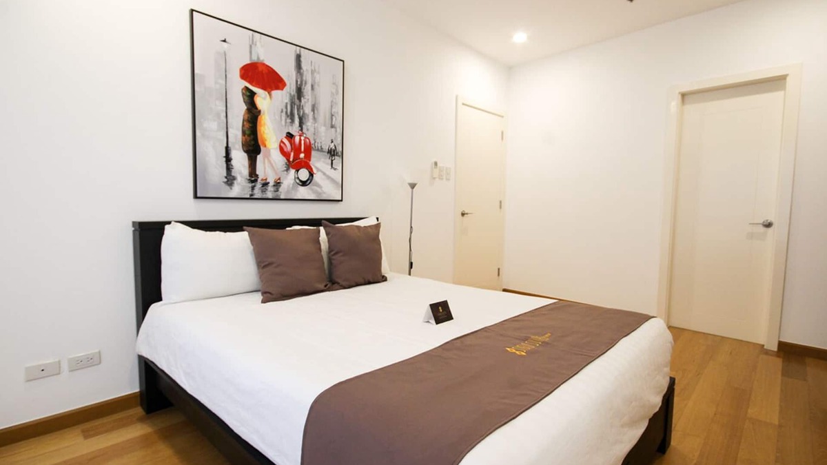 Downtown Apartment | 1-Bedroom Deluxe in Makati @ Milano 1603