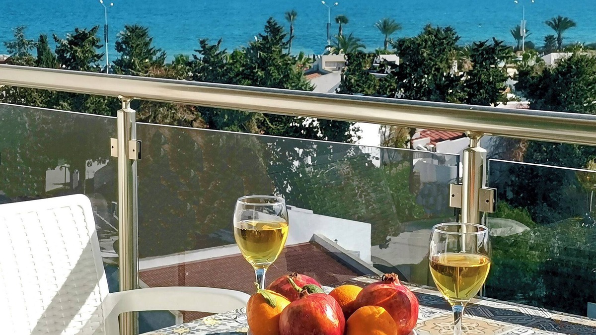 Trikomo Apartment | 1 BEDROOM FLAT WITH PANORAMIC SEAVIEW, 200 METERS TO SANDY LONG BEACH