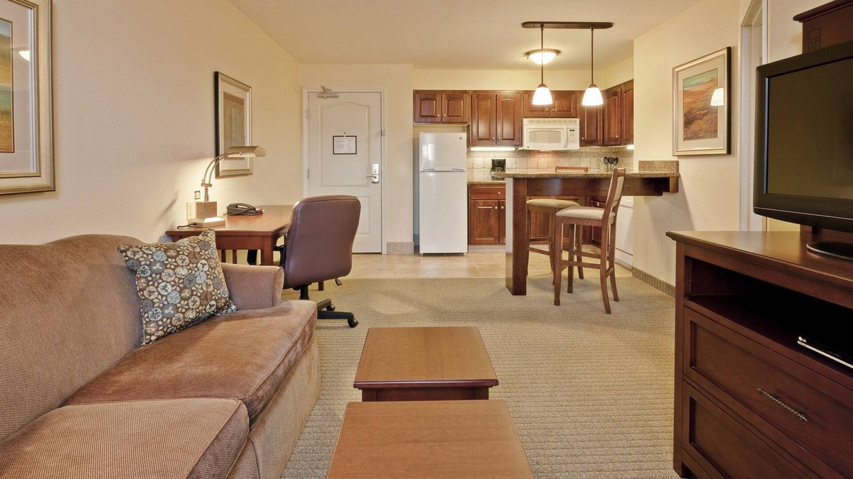 Indianapolis Condo | 1 Bedroom | Free Breakfast + Pool Access