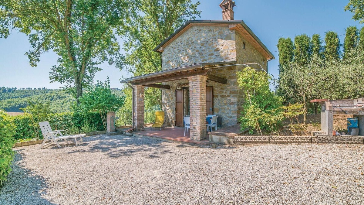 Monterchi House | 1 bedroom gorgeous home in Monterchi AR