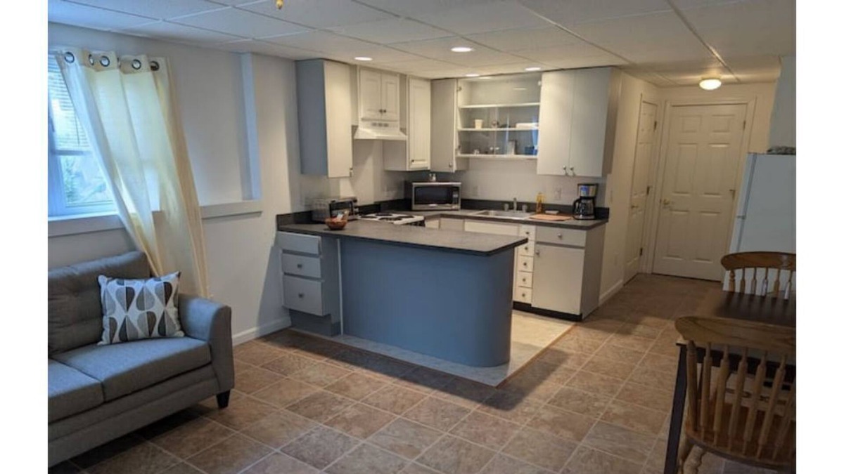 Lochmere House | 1 bedroom guest apartment in the Lakes Region