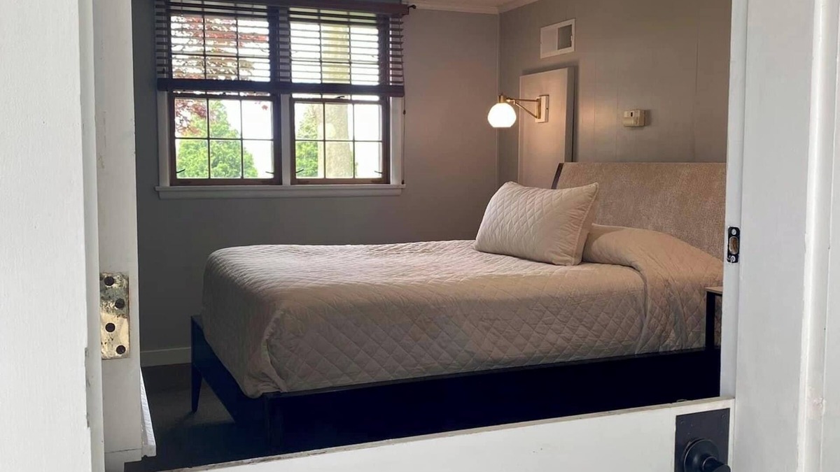 Sandusky Cabin | 1-bedroom guestroom in a lodge, 9 miles from Cedar Point