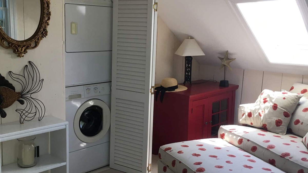Camden Apartment | 1 bedroom harbor garden view apartment