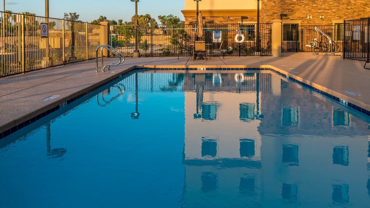 Chandler Condo | 1 Bedroom | Heated Outdoor Pool + Free Breakfast