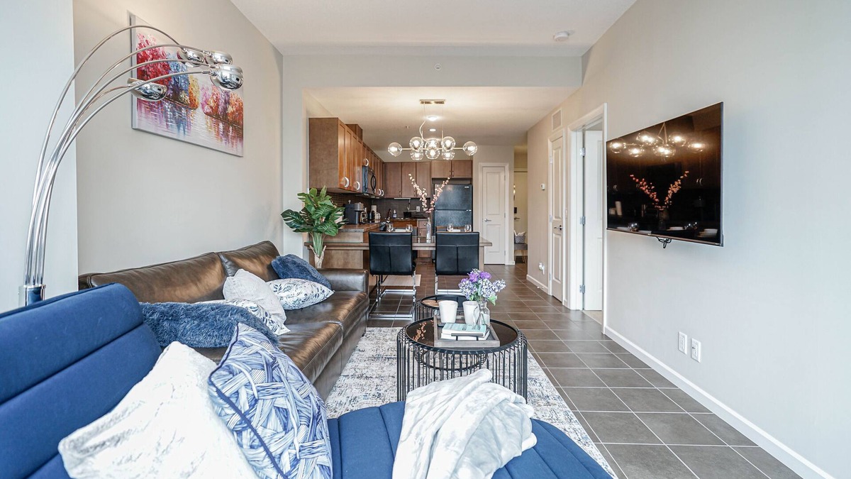 Victoria Park Condo | 1 bedroom high floor condo with beautiful downtown view