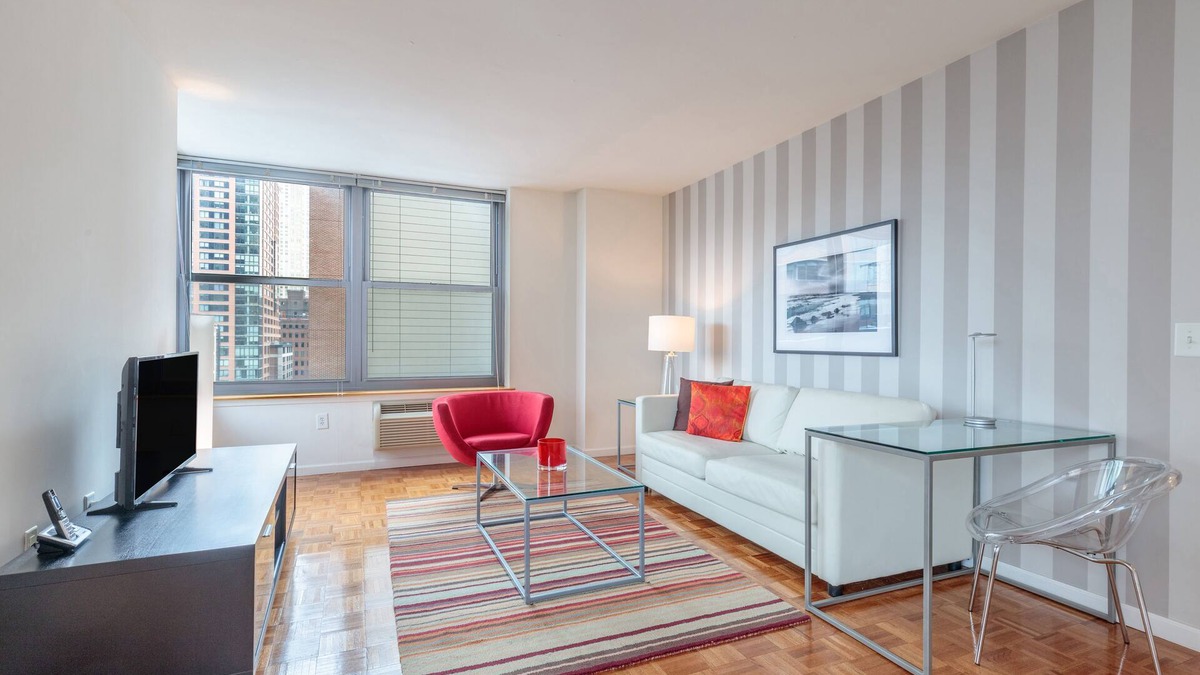 Downtown Jersey City Apartment | 1 Bedroom in Jersey City with Luxury Amenities