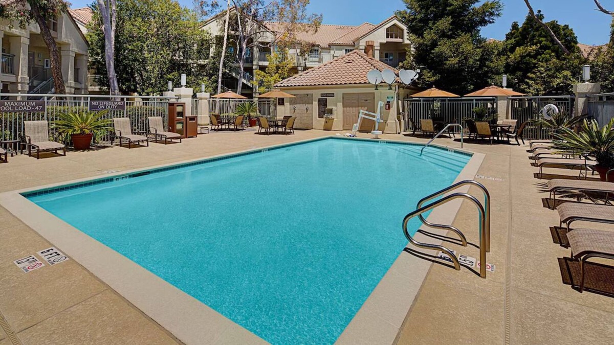 Belmont Hotel | 1 Bedroom King Suite at Hyatt House Belmont/Redwood Shores, Outdoor Pool