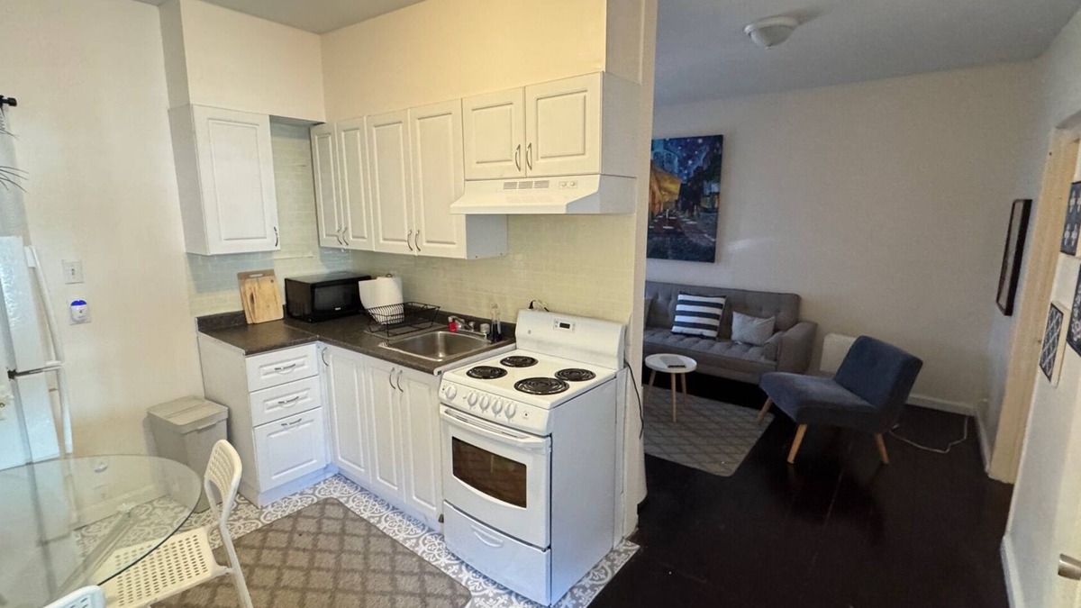 Blake - Jones Apartment | 1 bedroom LESLIEVILLEn