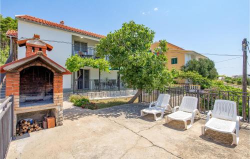 Vlasici Apartment | 1 Bedroom Lovely Apartment In Vlasici