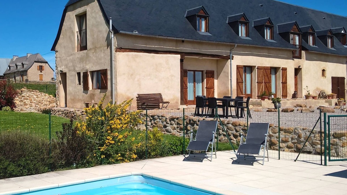 Cieutat Apartment | 1 Bedroom luxury apartment with pool and stunning mountain views.