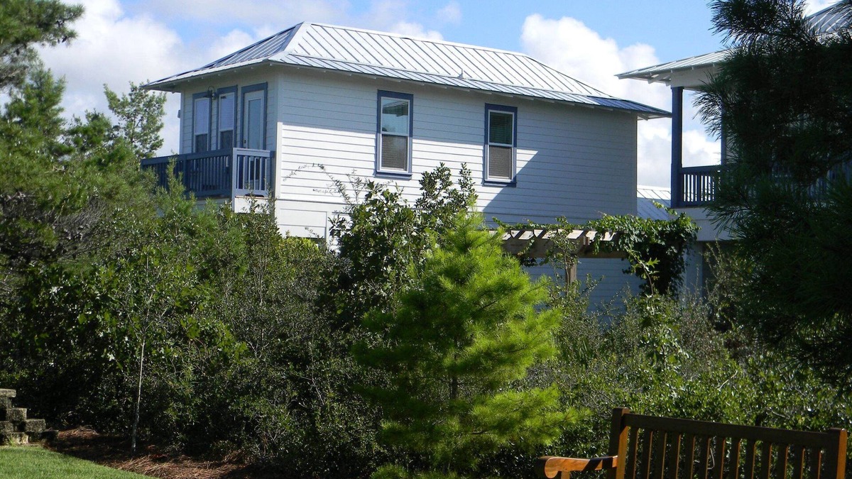 Seacrest Beach Cottage | 1-bedroom modern cottage just a short walk to Alys/Rosemary with private beach