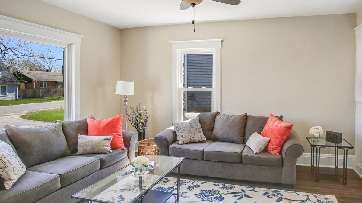 Lake Bluff Apartment | 1 Bedroom Naval Family Oasis