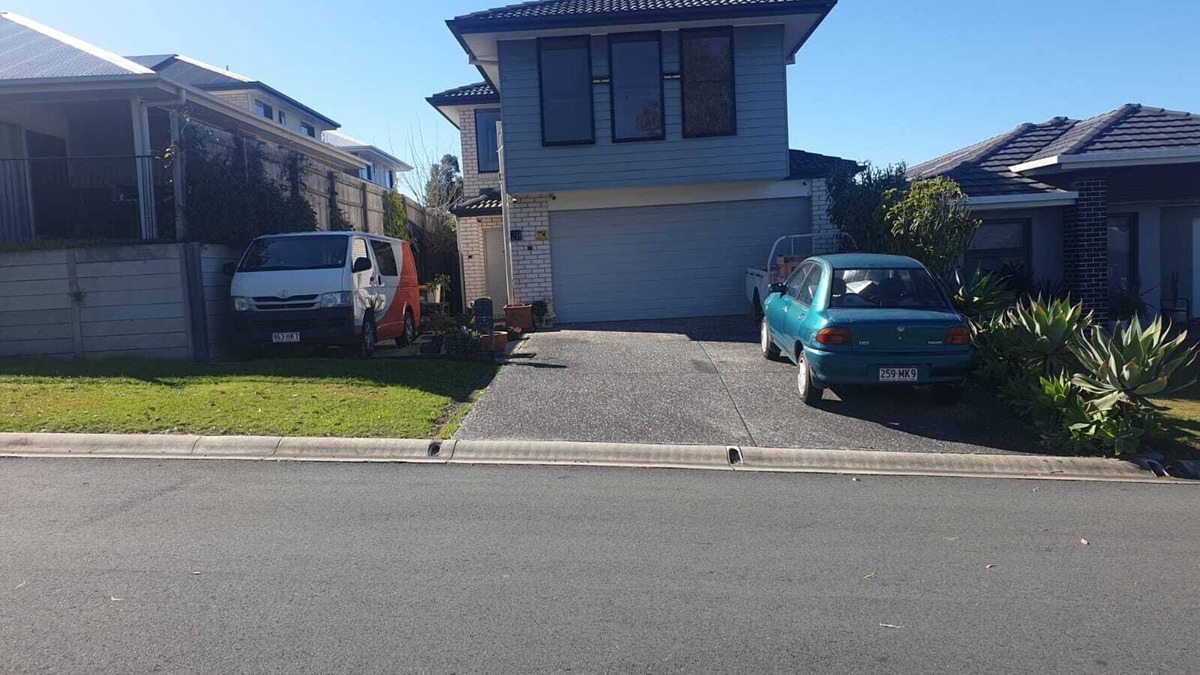Yarrabilba House | 1 Bedroom + own shower & toilet - Yarrabilba 4207 QLD