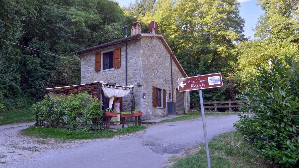 Ortignano Raggiolo House | 1 bedroom pet friendly home in Ortignano Raggiolo