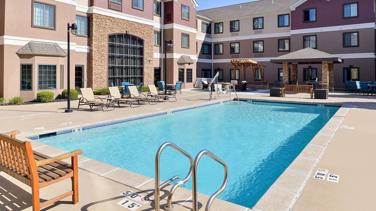 O'Fallon Condo | 1 Bedroom | Pool & Gym. Free Breakfast