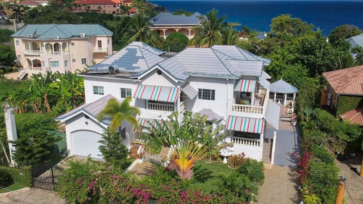 Tower Isle Apartment | 1 bedroom poolside studio appt [Pool Suite]