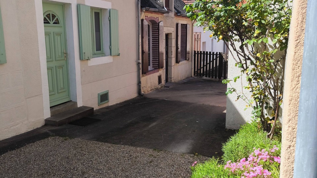 Chateaumeillant House | 1 bedroom private vacation home in chã¢teaumeillant