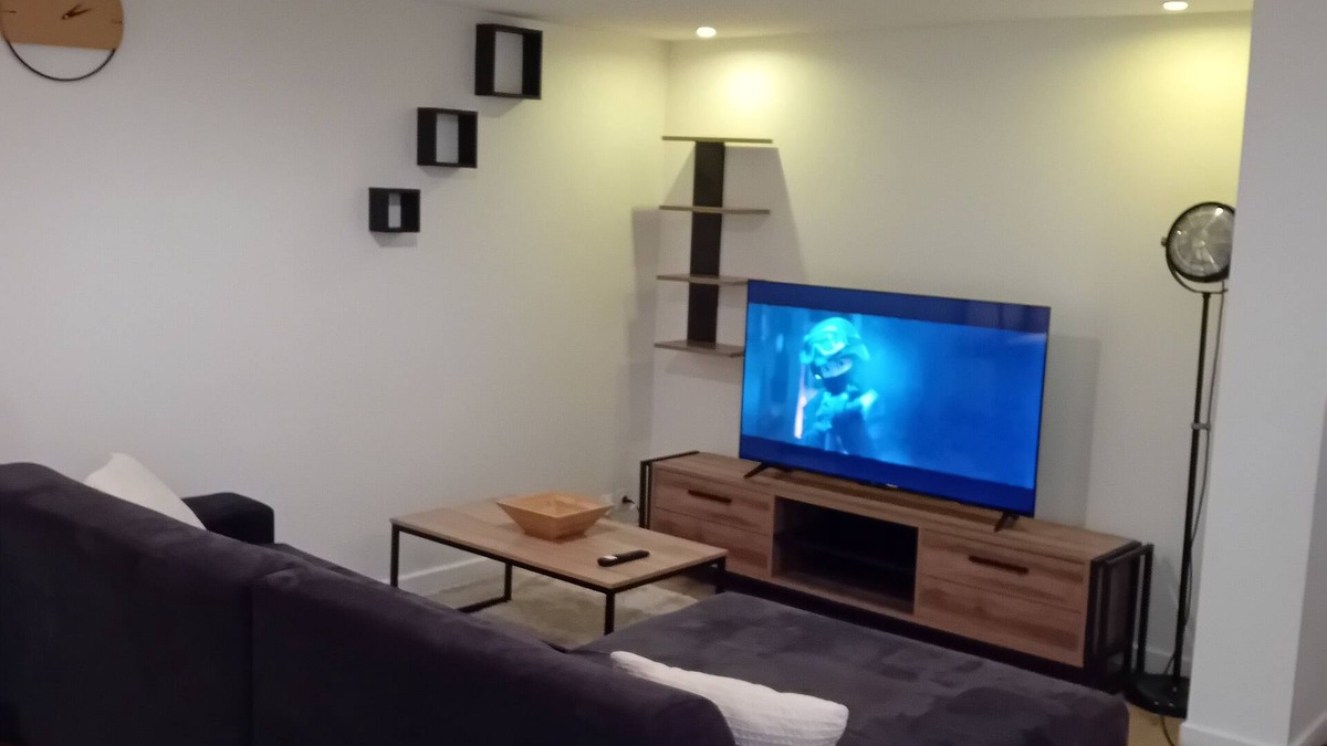 Mantes-la-Jolie House | 1 Bedroom Private vacation home in Mantes-la-Jolie