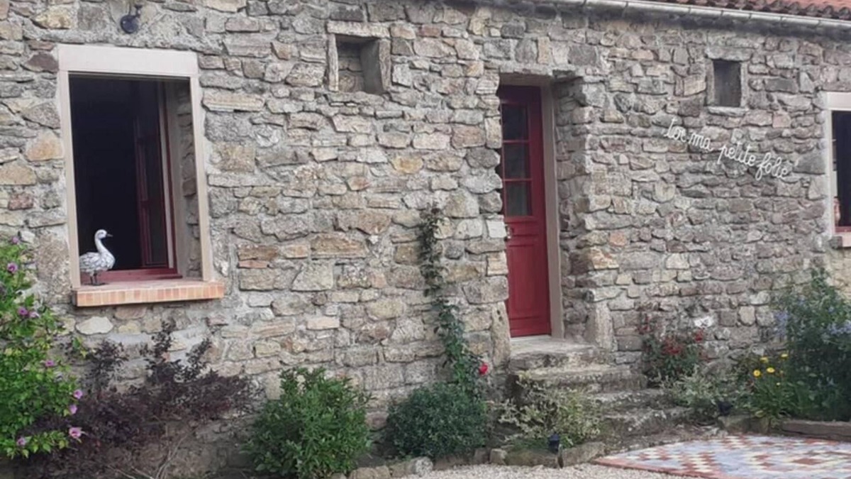 Aizenay House | 1 Bedroom Private vacation home in Aizenay