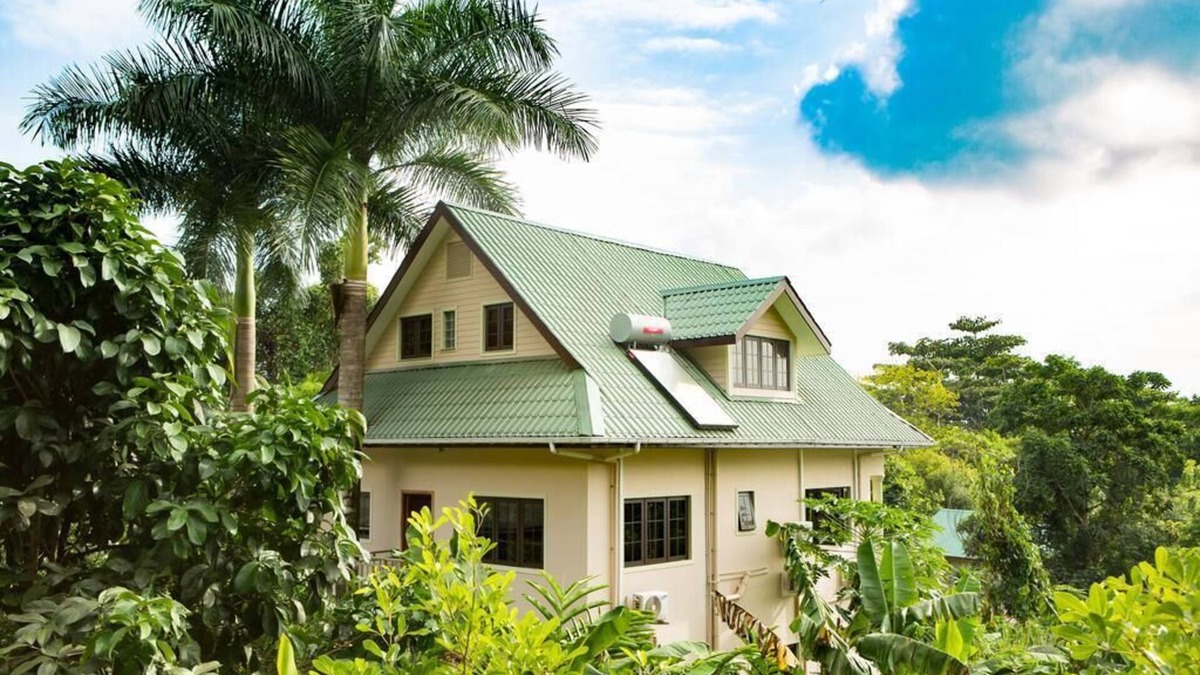 Mahe Island Apartment | 1 Bedroom Romantic apartment with Sea view (Ideal for couples)