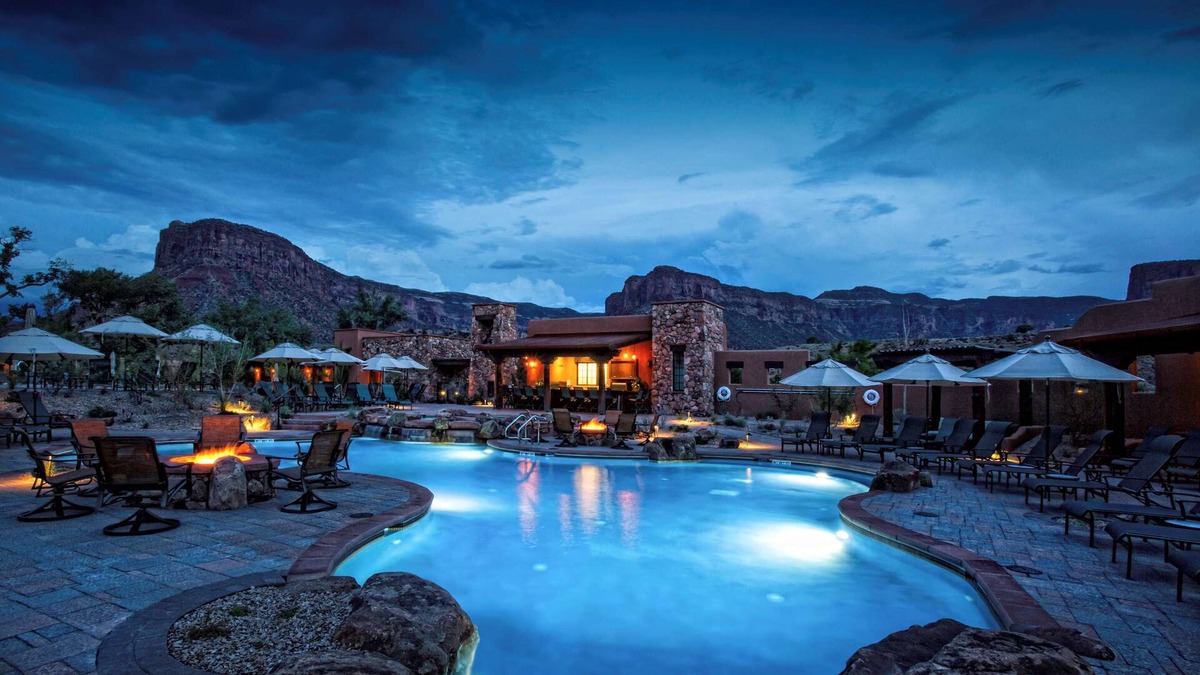 Gateway House | 1-Bedroom Suite at a 5⭐️ Hotel