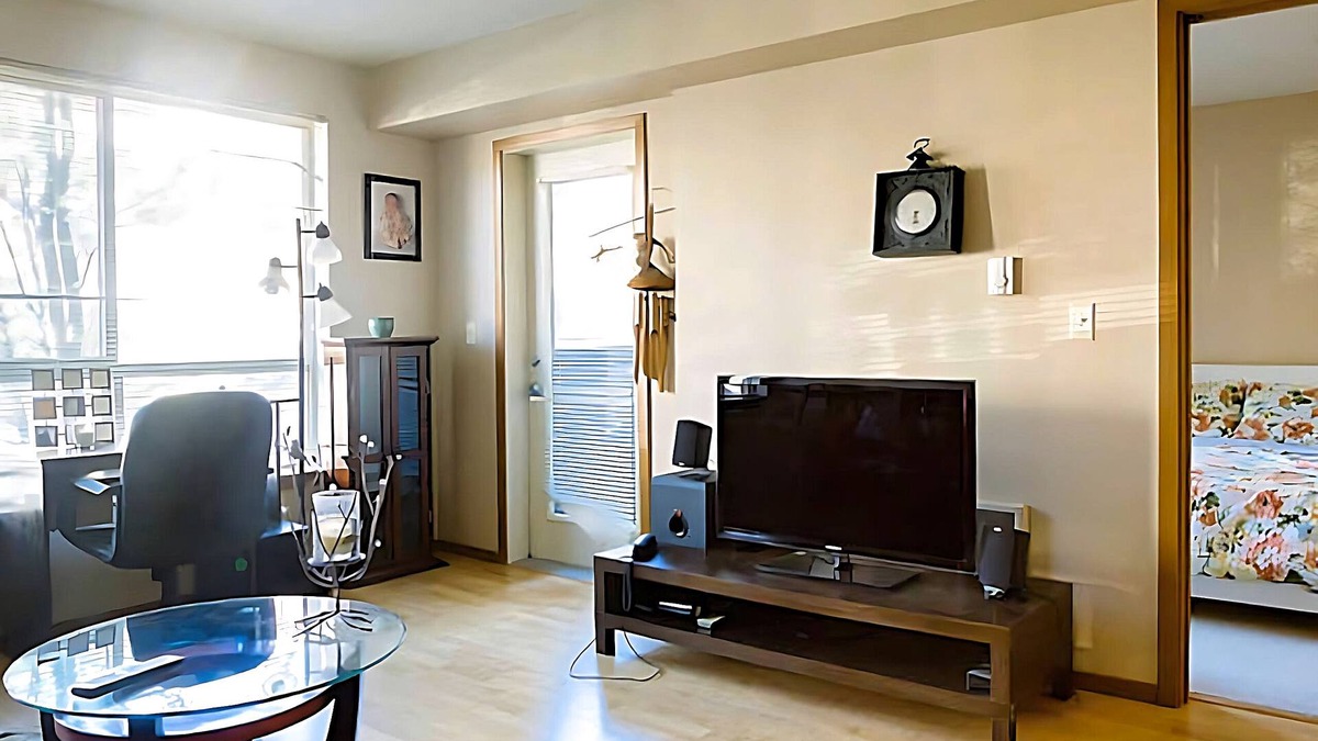 Yesler Terrace Condo | 1 Bedroom Suite near Downtown Seattle & Swedish