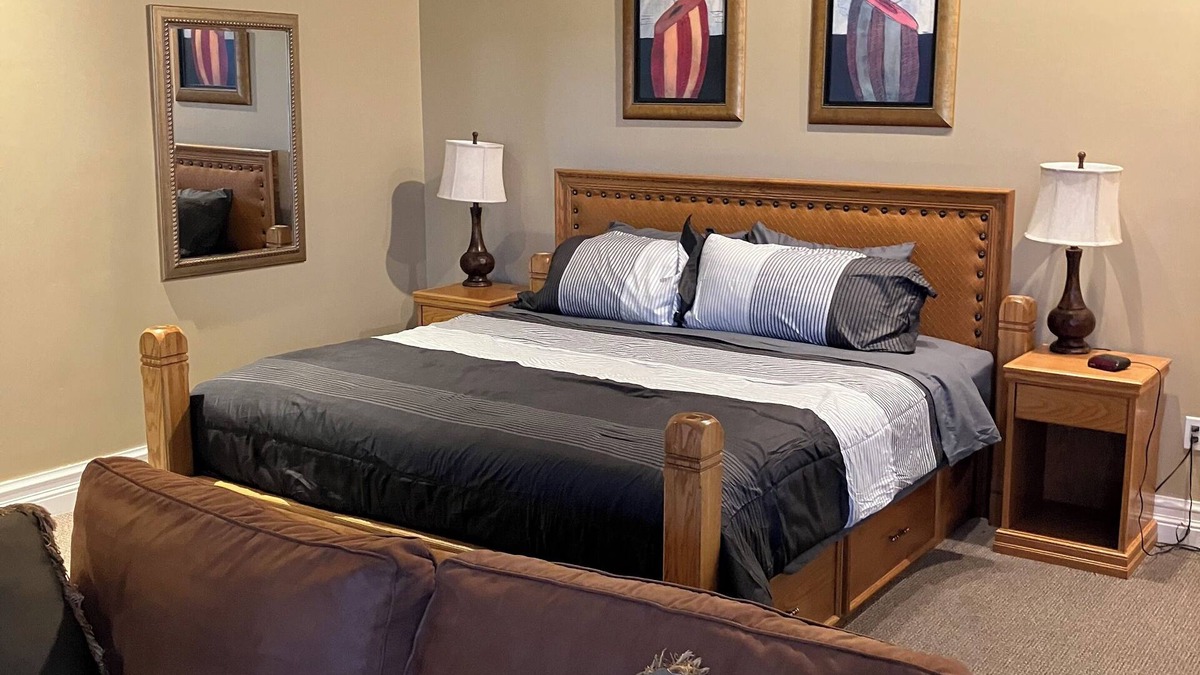 Camlachie Apartment | 1 Bedroom Suite @ Sawmill Creek Golf Resort
