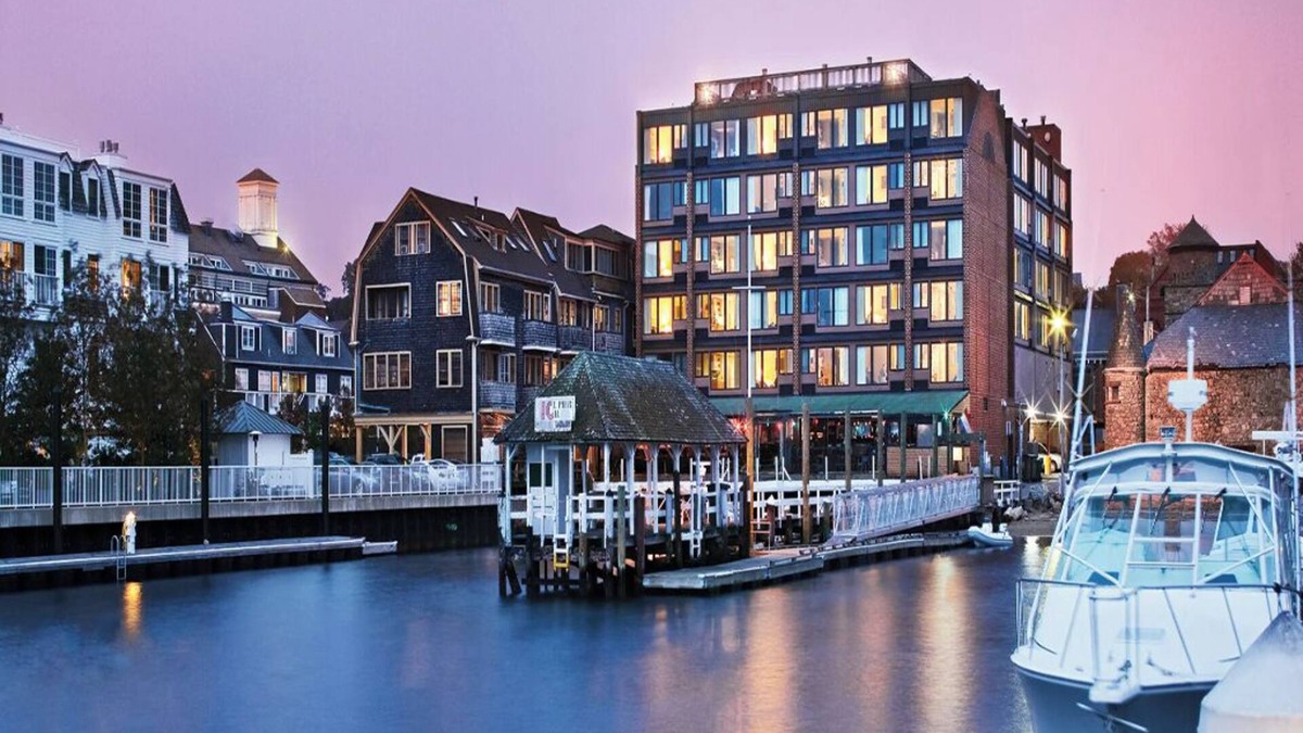 Yachting Village Condo | 1 Bedroom Suite w/Mini Kitchen in Newport, Inn At The Harbor Resort!