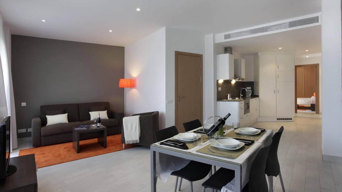 Les Corts Apartment | 1 bedroom superior apartment on the 5th floor