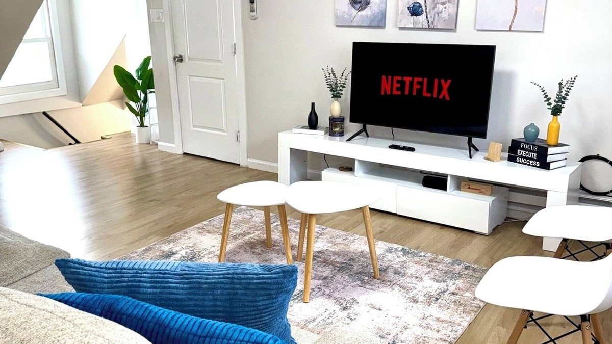 Newark Apartment | 1 Bedroom Urban Retreat with Patio & Gym!
