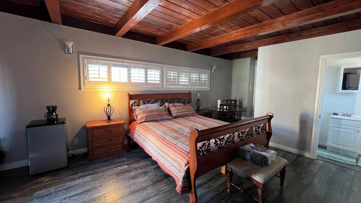 Hawthorne House | 1-bedroom vacation home just 5 minutes to Kia Forum
