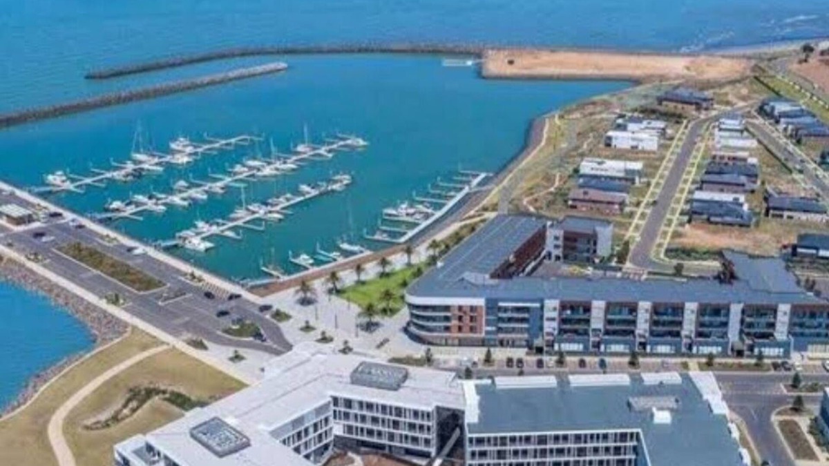 Werribee South House | 1 bedroom Waterfront/beach front accommodation Wyndham Harbour Werribee South