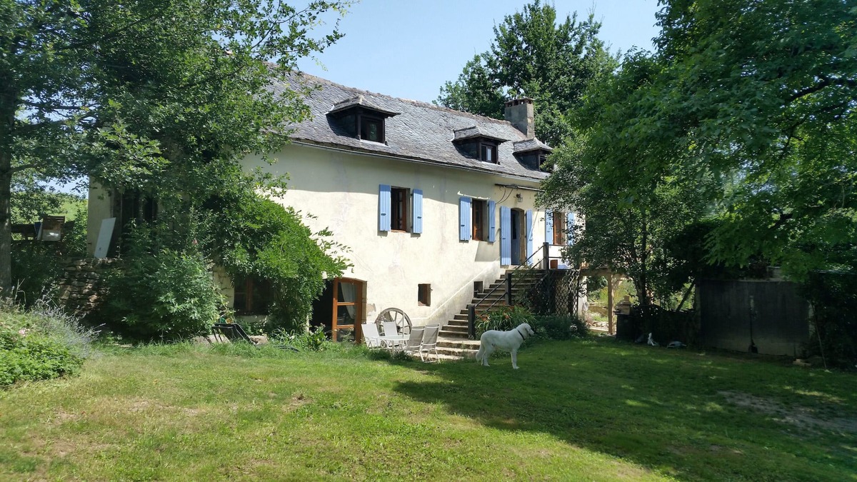 Vabre-Tizac Condo | 1 bedroom with private bathroom on the ground floor of a French farmhouse.