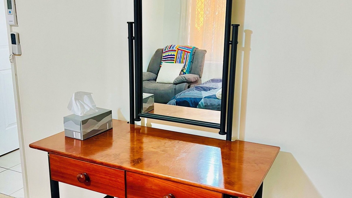 Forest Hill House | 1 Bedroom with Queen Bed and Split AC for your Comfortable Stay in Wagga Wagga