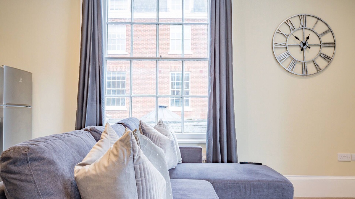 Pontrilas Condo | 1 Bedroom Worcester City Centre Apartment