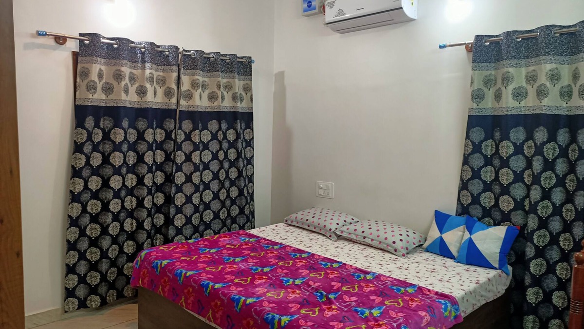 Mysore House | 1 BK Pleasant place 4 Families, Friends, Couples, with free parking.