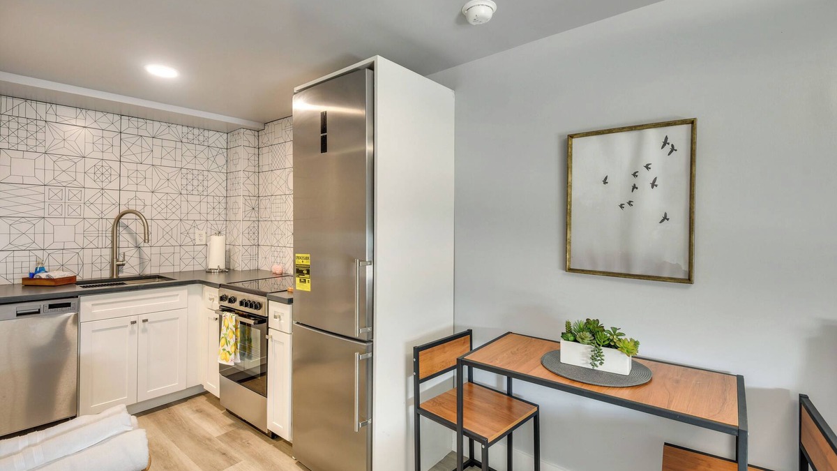 Rogers Seabreeze Apartment | 1 Block to Daytona Beach: Modern Studio