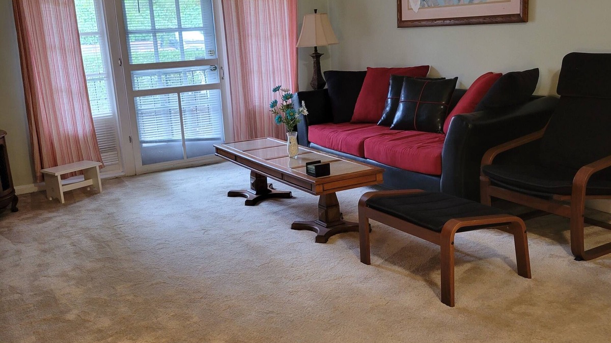 South Hills Condo | 1 BR, 1 Bath, End Unit Condo - Fully Furnished