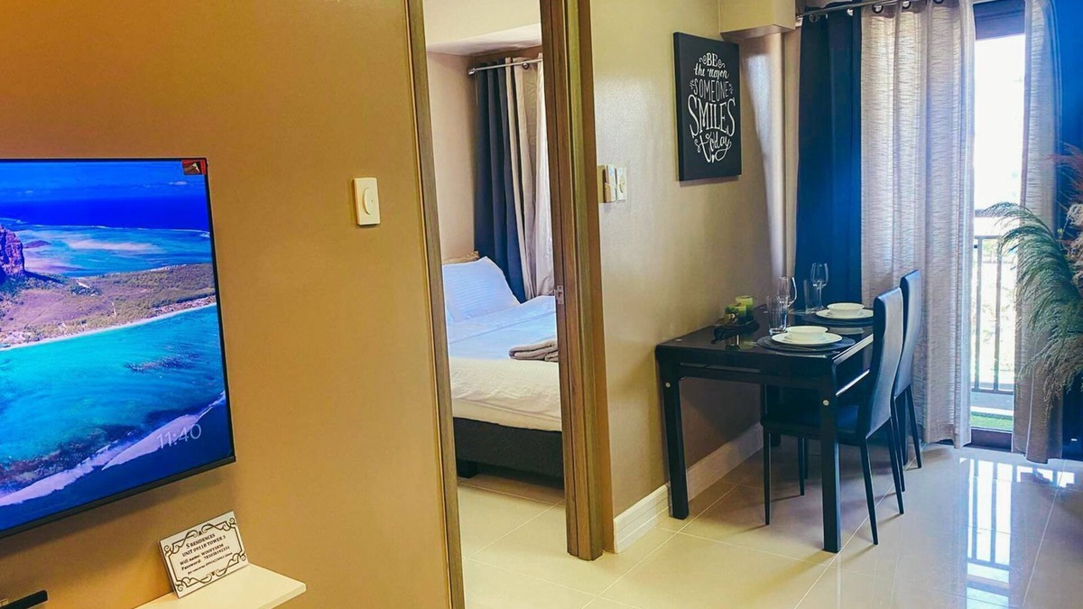 Barangay 76 Condo | 1 BR Fully Furnished Condo Across MOA with Pool and Parking - S Res. Unit 0911
