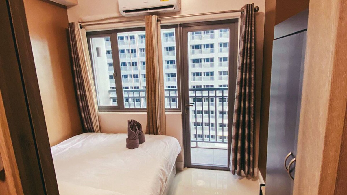Barangka Ilaya Condo | 1 BR Furnished Condo in Mandaluyong with Pool and Parking - Fame 3 - 2031