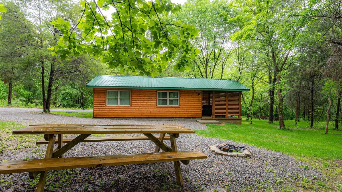Equality Cabin | 1 BR Hot Tub Cabin- Closest Cabins to Garden of the Gods-Shawnee National Forest