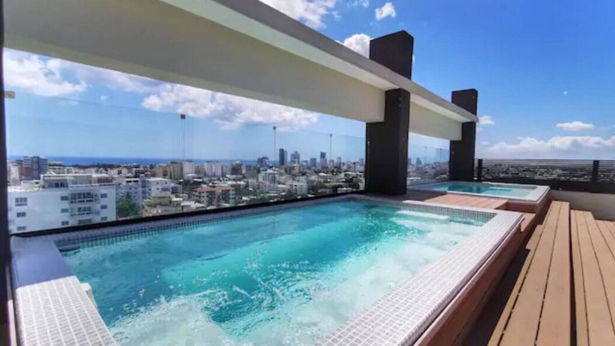 Santo Domingo Apartment | 1 BR Luxury Condo Pool/GYM/Excellent Location