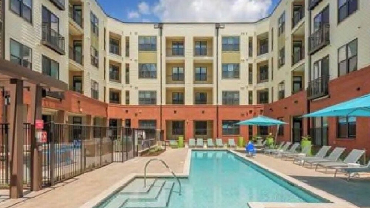 Downtown Apartment | 1 BR Rental Unit* W/Skyline View* Free Parking